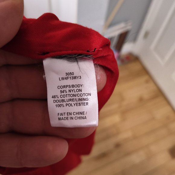 Laura size 4 long red dress 54% nylon, 46% cotton and lining 100% polyester - Picture 5 of 8